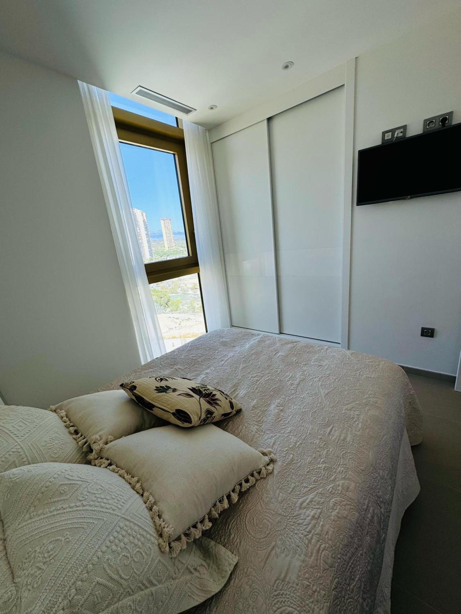 Apartment Intempo Golden Tower *